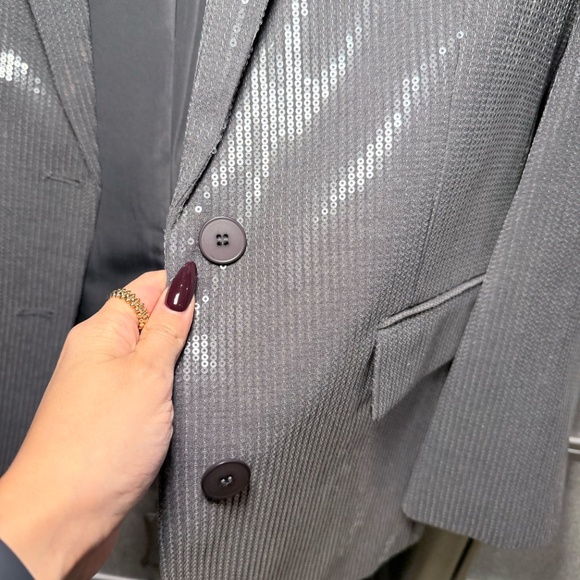 ZARA Silver Sequin Blazer – Size S (Shimmer Party Jacket) - Picture 3 of 3